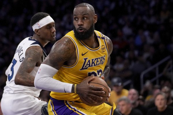 汇发网 詹姆斯已经从左膝伤势中完全康复 但湖人不打算让他多打季前赛